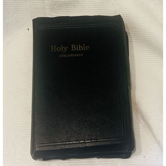 Holy Bible Concordance Red Letter Edition World  Self Pronouncing Edition - Picture 1 of 8